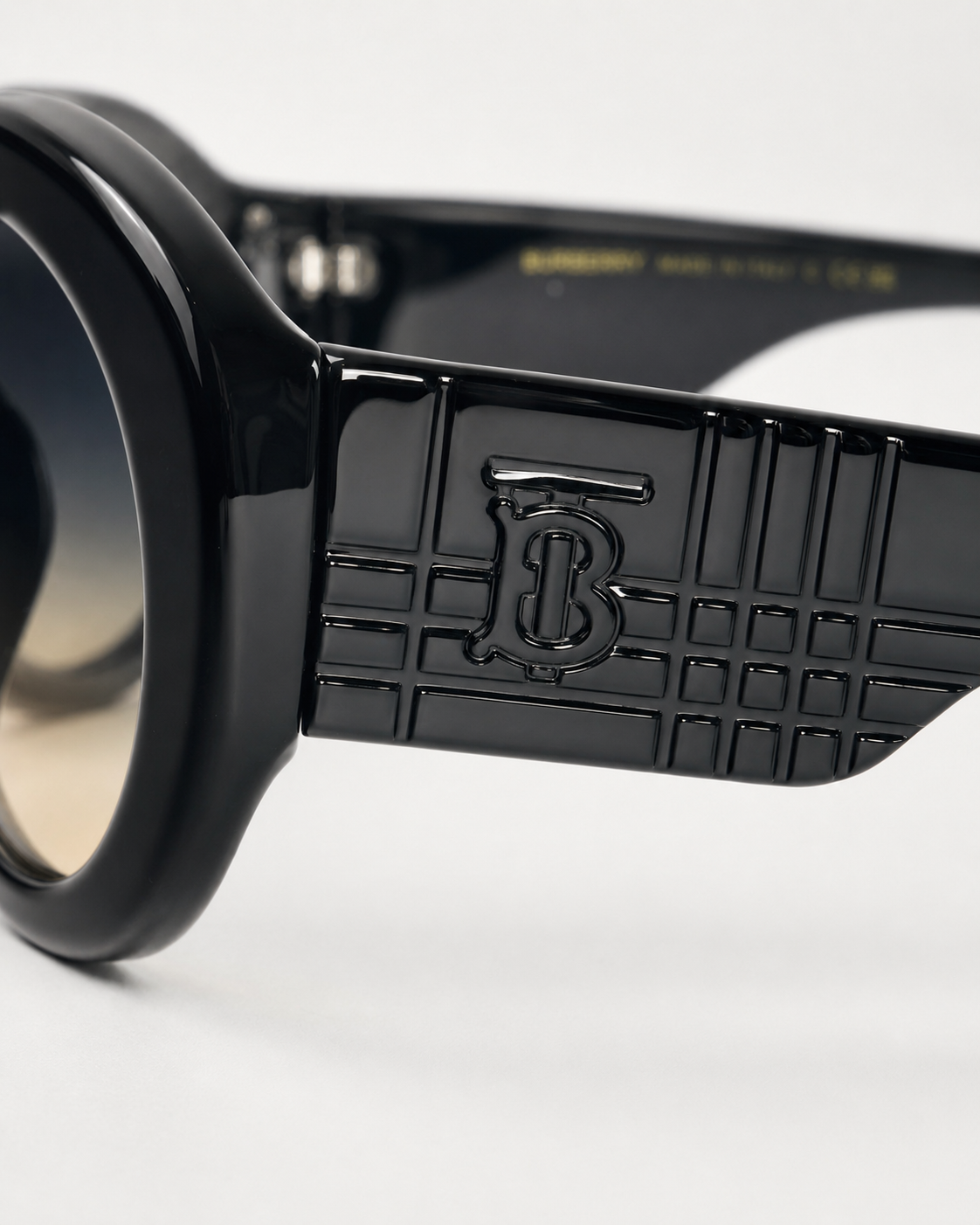 BRBRY — BB Black Gradient Round Sunglasses