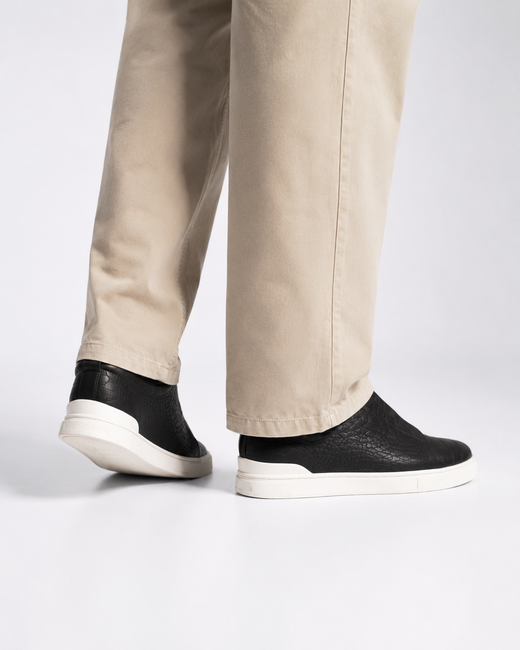 Men’s Black Croc-Effect Slip-On Sneakers - ChatGPT Image Jul 11, 2026, 05 43 38 PM (2)