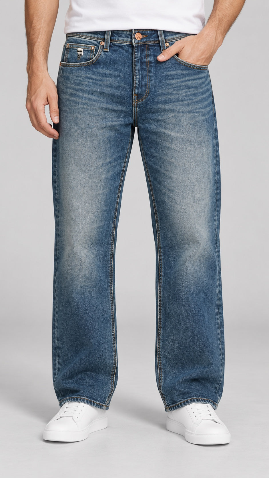 Men’s Wide-Bottom Straight-Fit Jeans – Vintage Blue - front view