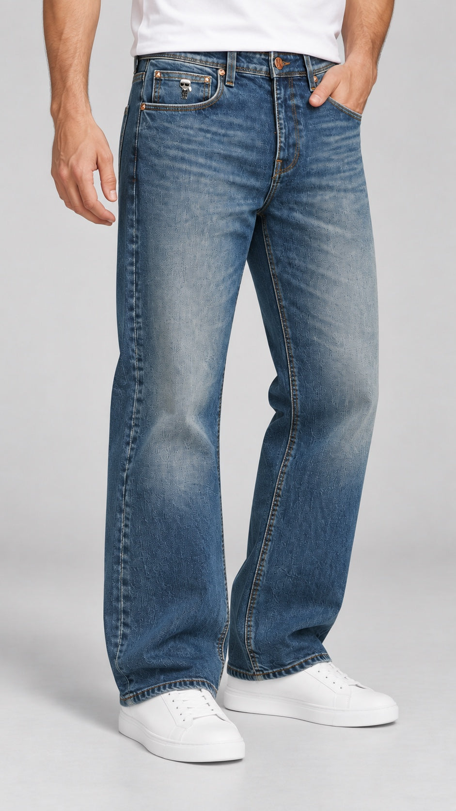 Men’s Wide-Bottom Straight-Fit Jeans – Vintage Blue - angled front