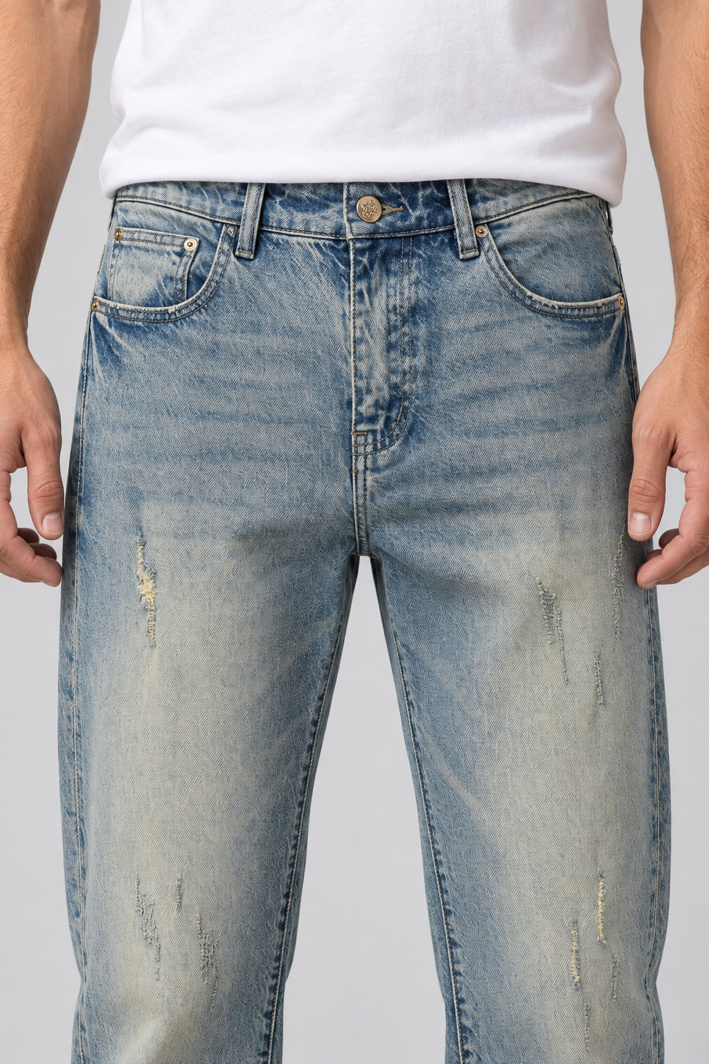 Men’s Anagram Straight-Fit Jeans – Light Vintage Indigo - front detail