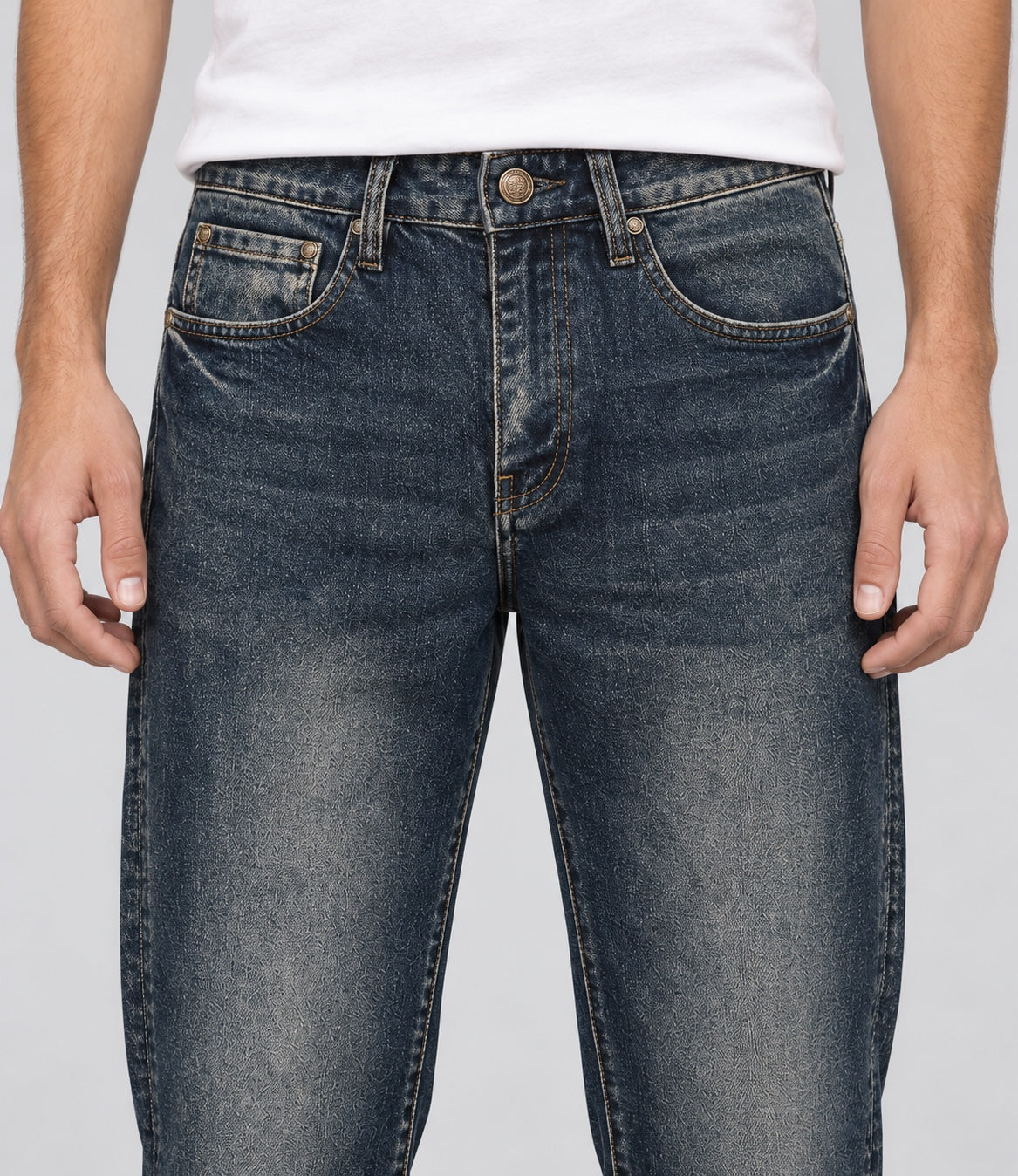 Men’s Straight-Fit Jeans – Dark Washed Indigo - front detail