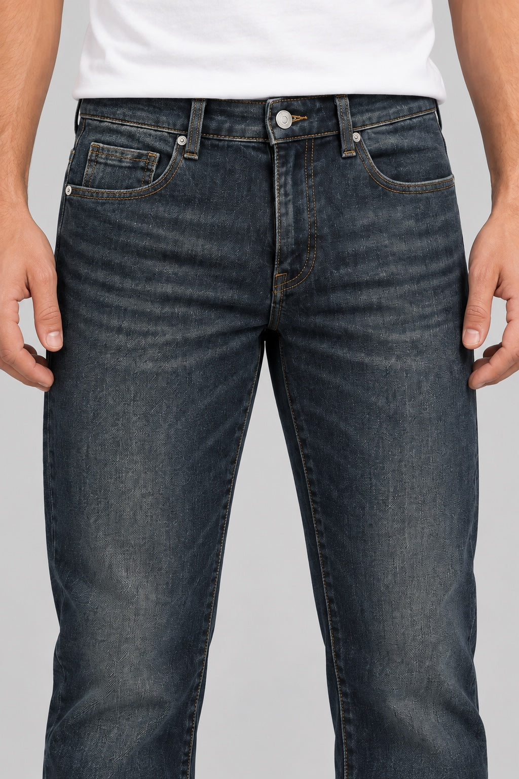 Men’s Gold-Emblem Straight-Fit Jeans – Dark Indigo Black - front detail