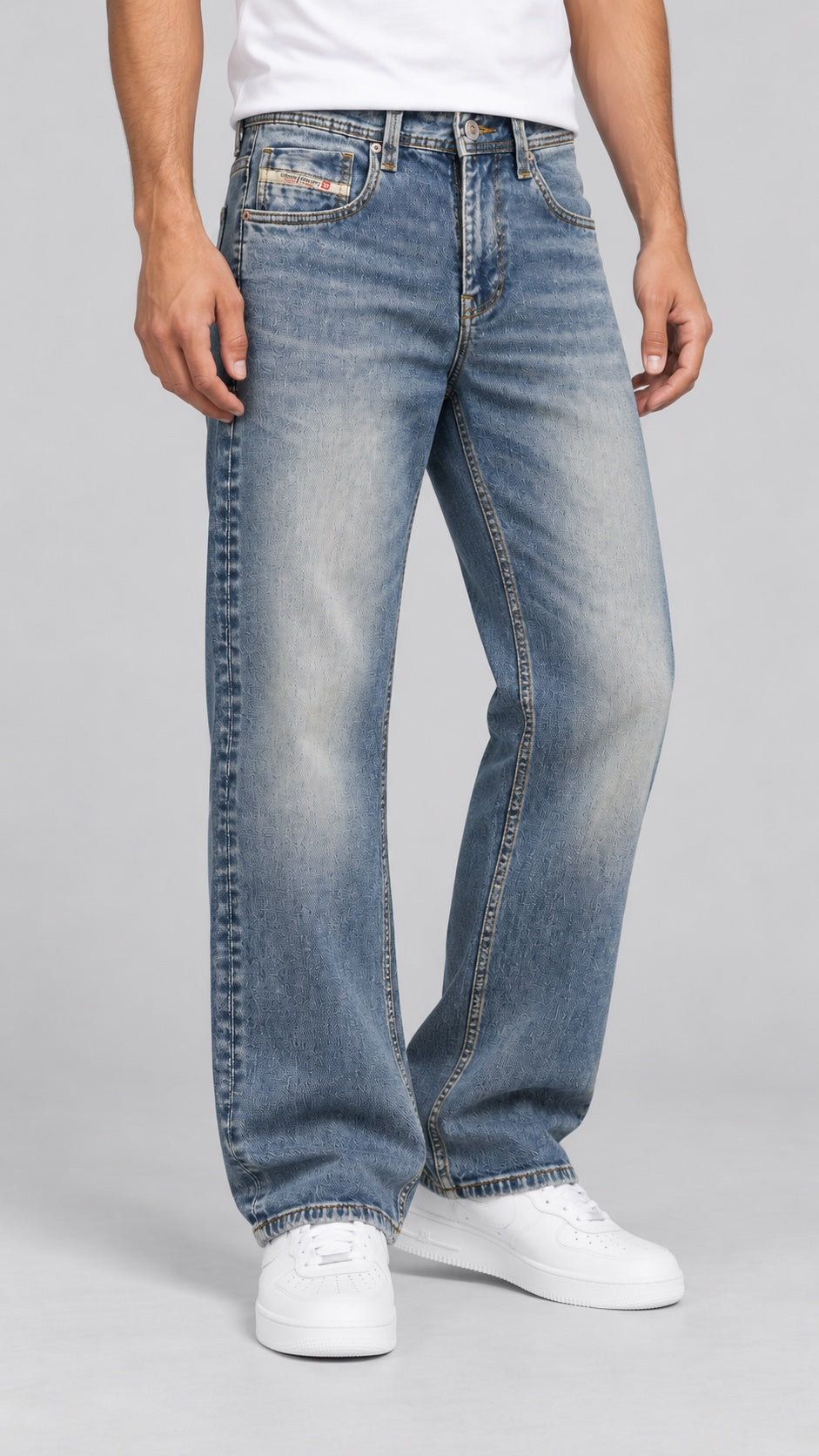 DSL — Men’s Wide-Bottom Straight-Fit Jeans – Light Vintage Blue — angle