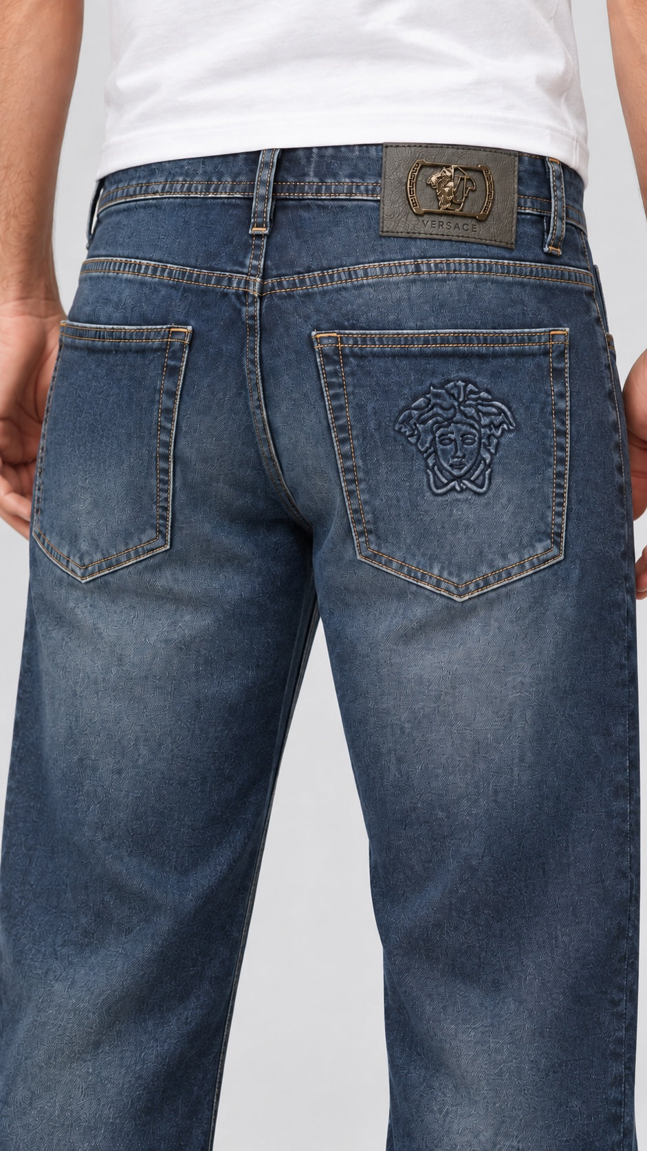 VRSC — Men’s Wide-Bottom Straight-Fit Medusa Jeans – Vintage Blue Grey — 04 back pocket detail