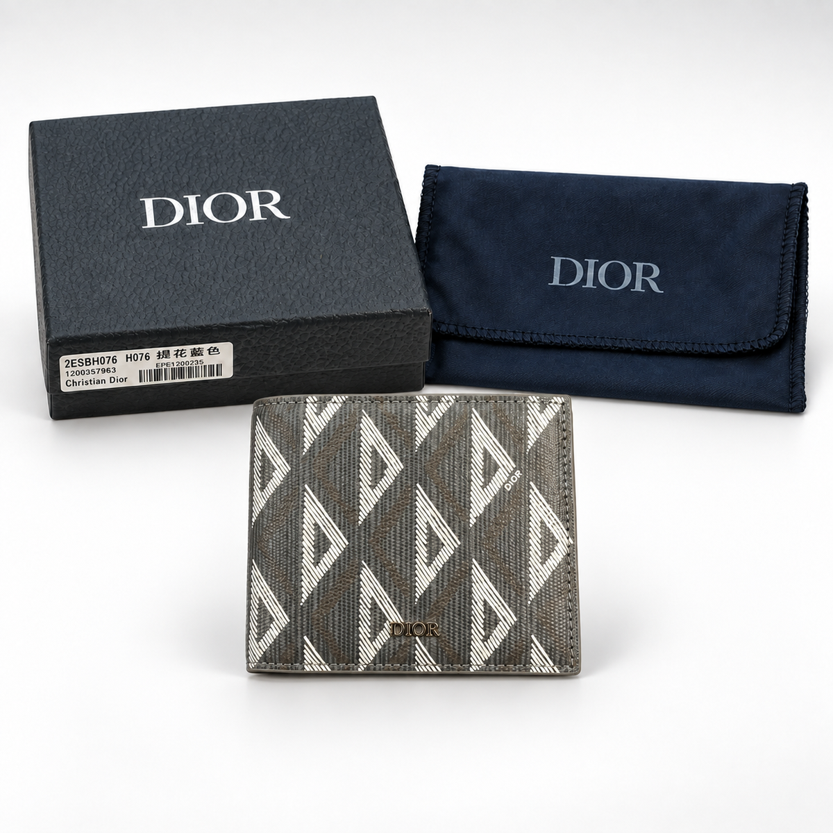Grey White Geometric Bifold Wallet - view 4