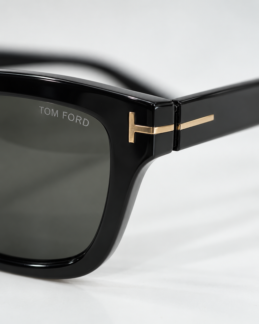 tom ford ft6027 b 001 square sunglasses — logo hinge detail
