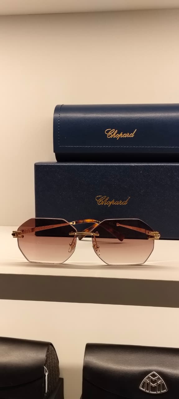CHPD — Gold Brown Gradient Geometric Sunglasses – Model 5 - actual product photograph 1