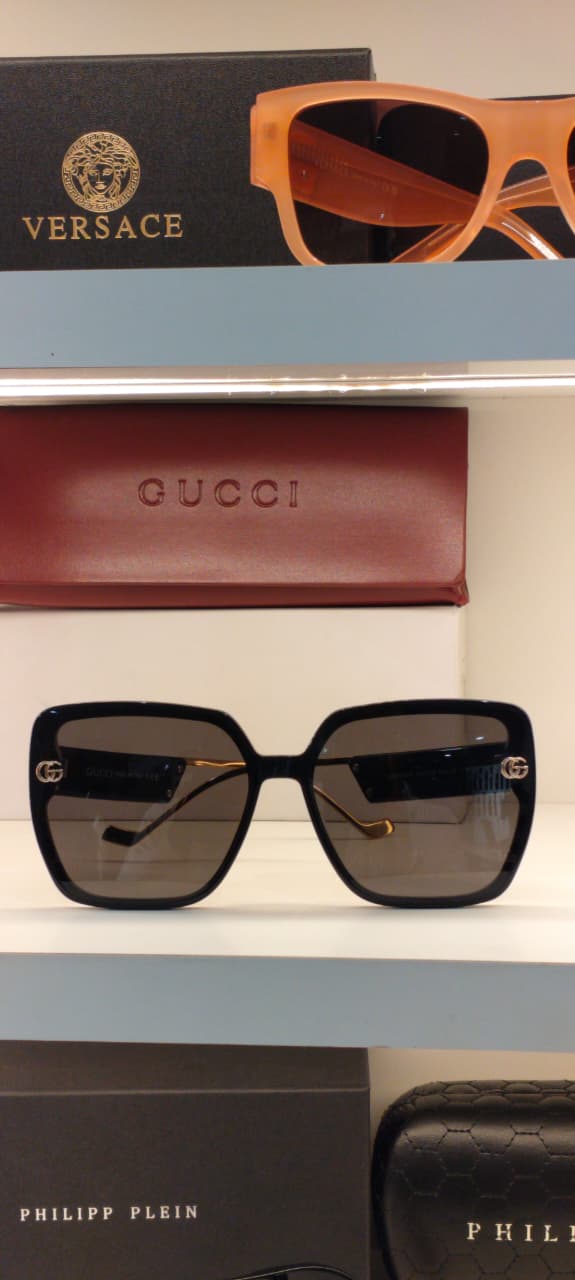 GG — Black Oversized Square Sunglasses – Model 9 - actual product 1