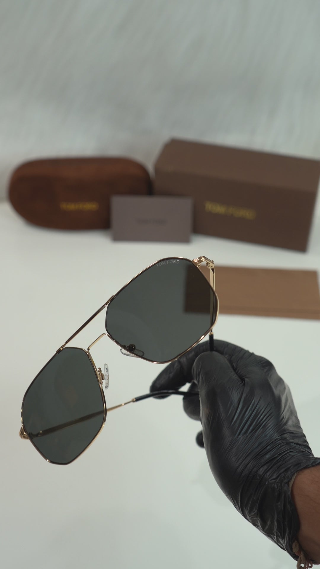 TF — FT0852 28A Gold Navigator Sunglasses — silent high-quality complete detailing video